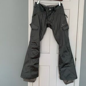 Burton snow pants size small
